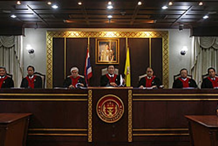 ฟันทิ้ง! ศาลรธน.สั่งพ้นสภาพ6ส.ส. ถือหุ้นสื่อ-สัมปทานรัฐ