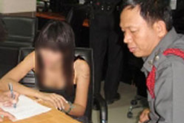 สุดทน! หนุ่มพาตำรวจจับแฟนสาวตัวเอง
