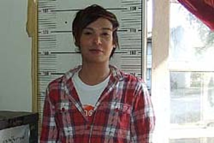 นาธาน โผล่เชียงคาน มอบตัวคดีโกงน้ามด