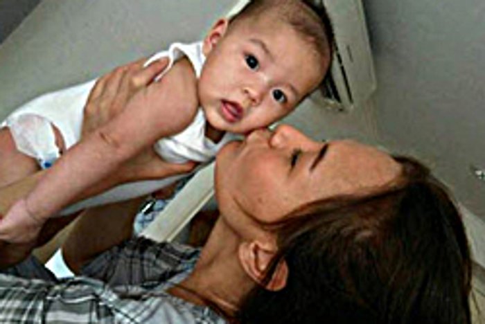 เปิดภาพสุดน่ารัก เอ อัญชลี-น้องเอวี่