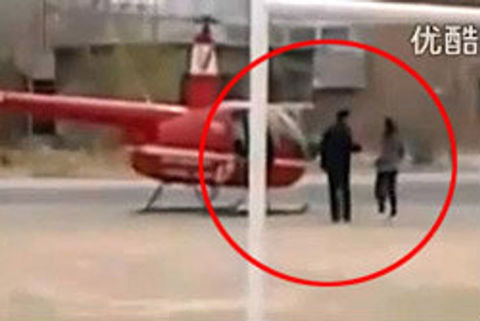 ฮือฮา! พ่อส่งเฮลิคอปเตอร์ บินรับลูกสาวถึงมหาลัย
