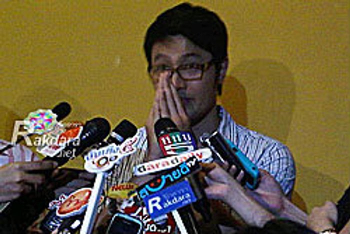 "อั๋น"ไหว้ขอโทษหลังด่าสื่อไร้จรรยาบรรณ
