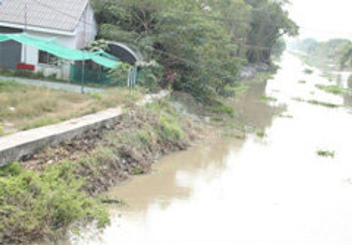ชาวแปดริ้วงงน้ำยังท่วมกทม. หลังพบคลองแสนแสบแห้งขอด