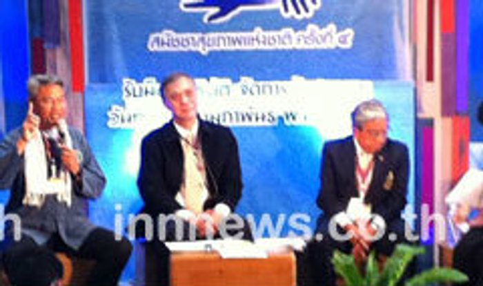 ปราโมทย์ยึดพระราชดำริแนวทางแก้น้ำท่วมฉะรัฐดีแต่พูด
