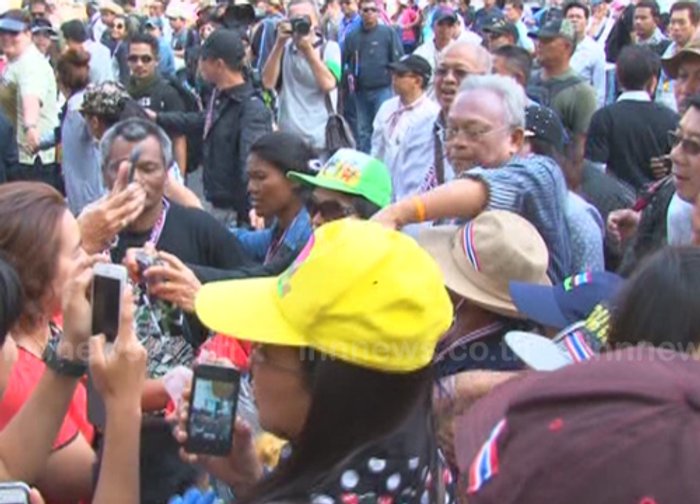 สุเทพนำขบวนถึงแยกพงษ์พระราม ถ.พระราม1