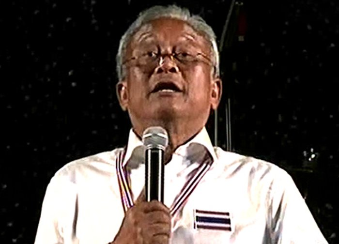 สุเทพปราศรัยโจมตีรบ.ปมจำนำข้าว