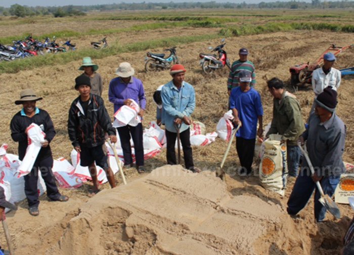 ชาวชีลองชัยภูมิกั้นลำน้ำชีกักน้ำผลิตประปา
