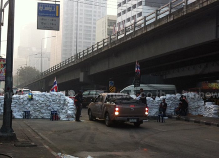 กปปส.สวนลุมมวลชนตื่นทำภารกิจ-การ์ดเข้ม