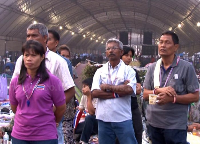 กปปส.ปทุมวันฟังรายการข่าวยามเช้า