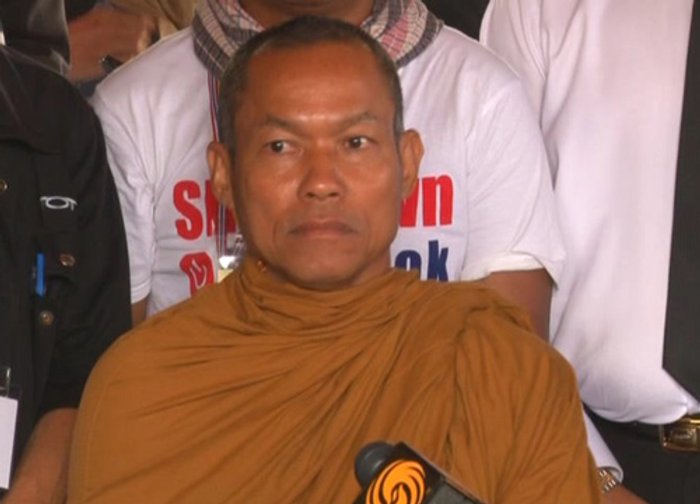 หลวงปู่พุทธะอิสระเชื่อเฉลิมสับขาหลอกให้ออกใน72ช.ม.