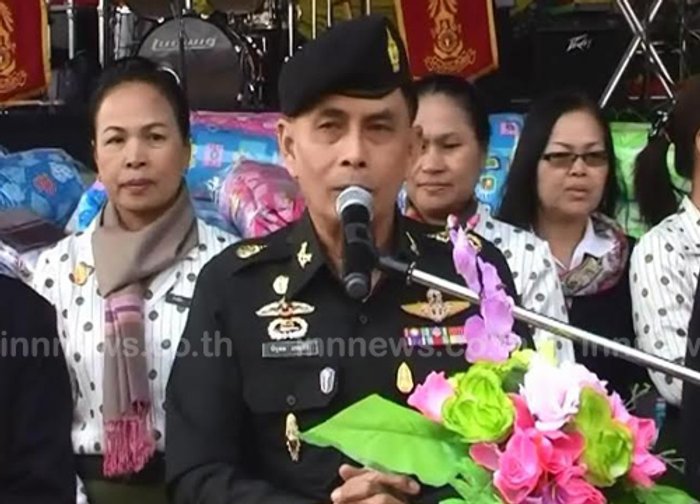 ผบก.จังหวัดทหารบกสุรินทร์แจกผ้าห่มกันหนาว