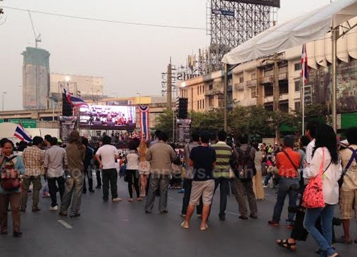 กปปส.ลาดพร้าวยังปักหลังการ์ดเข้มหวั่นมือดีป่วน