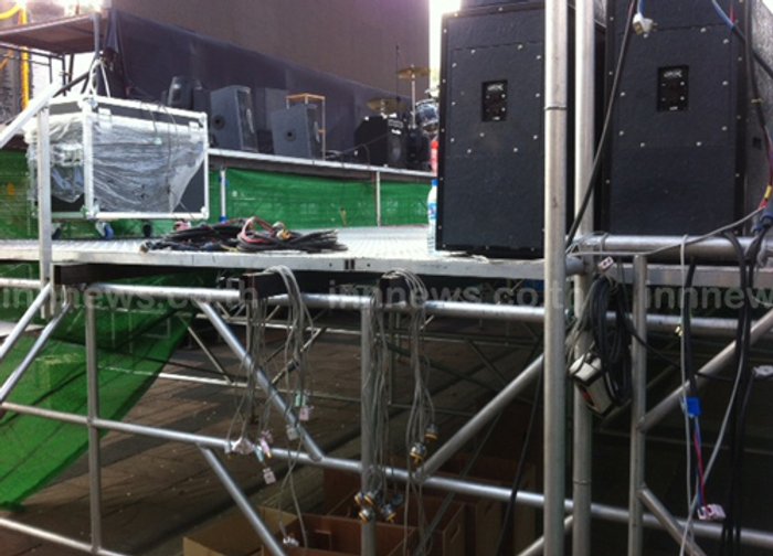 มวลชนกปปส.สวนลุมรื้อเวทีไปแยกศาลาแดง