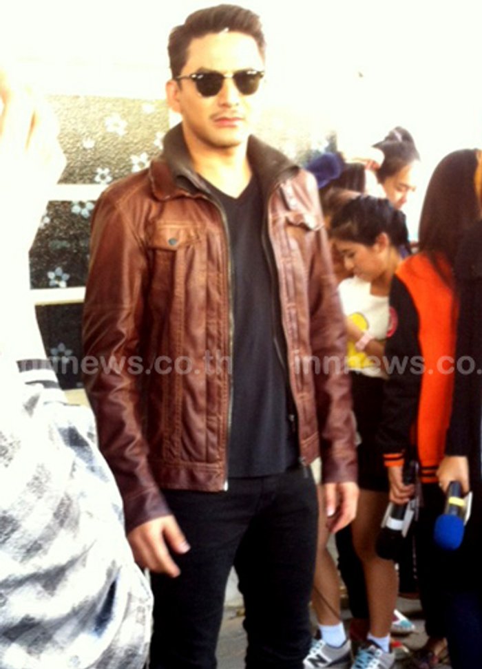 ป๋อโวงานพรีเซนเตอร์รุมรับมีลูกดวงเฮง