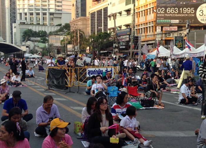 คนสมทบกปปส.คึกรอสุเทพรวมพาเดินสุขุมวิท
