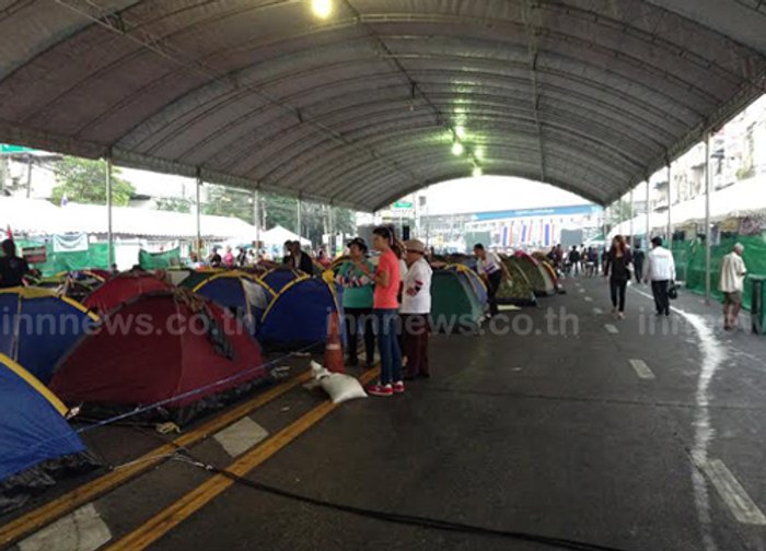 กปปส.เวทีอโศกปักหลักรอขบวนสุเทพ