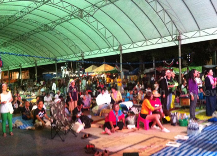คปท.ยังปักหลัก แกนนำรอดูท่าทีรัฐบาล