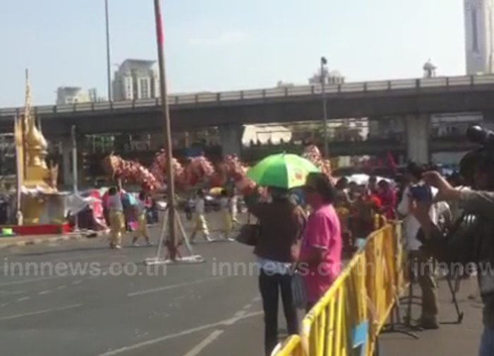 กปปส.อนุสาวรีย์ชัยฯชมคณะเชิดสิงโต