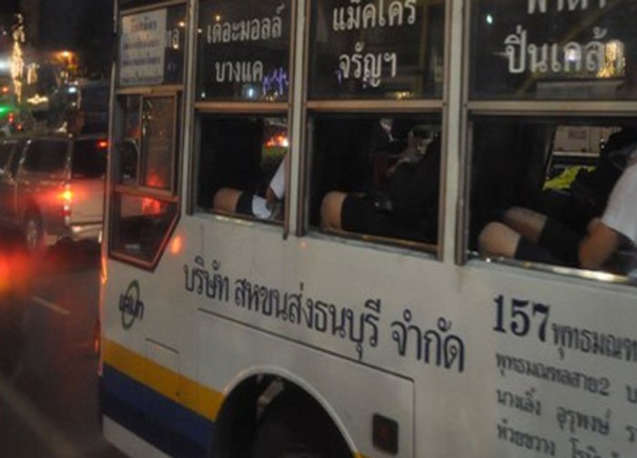 รถเมล์157ชนจยย.เสียชีวิตคาที่2ศพ-จราจรหนึบ