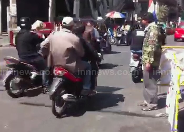 กปปส.เวทีอโศกเกาะติดเดินขบวนสุเทพ