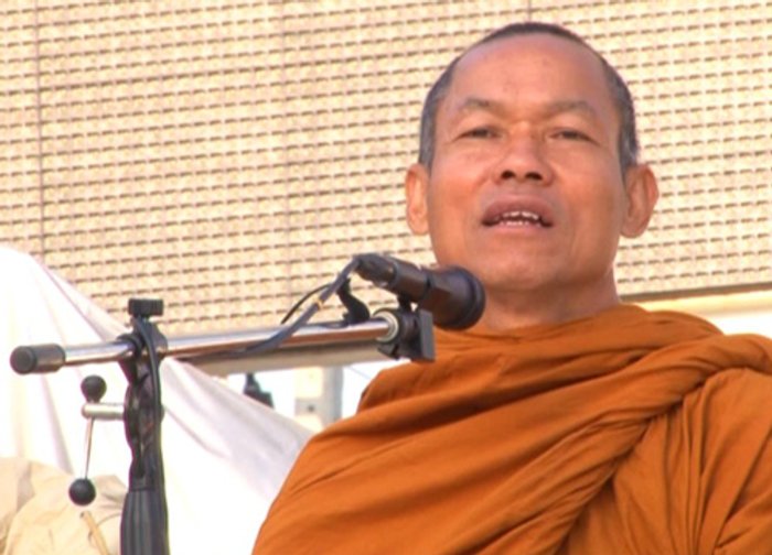 หลวงปู่พุทธะอิสระประเมินอ้างรัฐพยายามข่มขู่ม็อบ