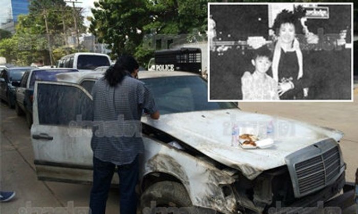 จุดธูปเซ่น 2 แม่ลูกศรีธนะขัณฑ์ ก่อนย้ายรถเบนซ์ของกลาง