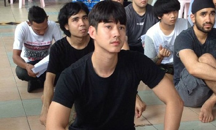 มาริโอ้ เมาเร่อ รายงานตัวเกณฑ์ทหาร ลุ้นใบแดงใบดำ