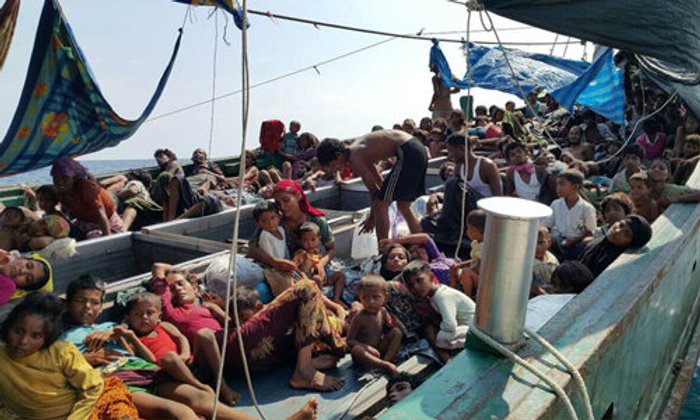 พบเรือขนโรฮีนจากว่า 300 คน กลางทะเลสตูล