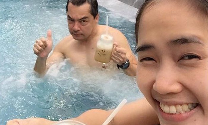 "อ้น ศรีพรรณ" โพสต์ภาพคู่สามี "เอ อนันต์" ออกสื่อแบบน่าเอ็นดู