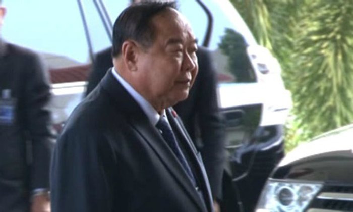 ประวิตร แจงหกล้มพักงาน 2 สัปดาห์ ปัดโดนปลดพ้น รมว.กห.