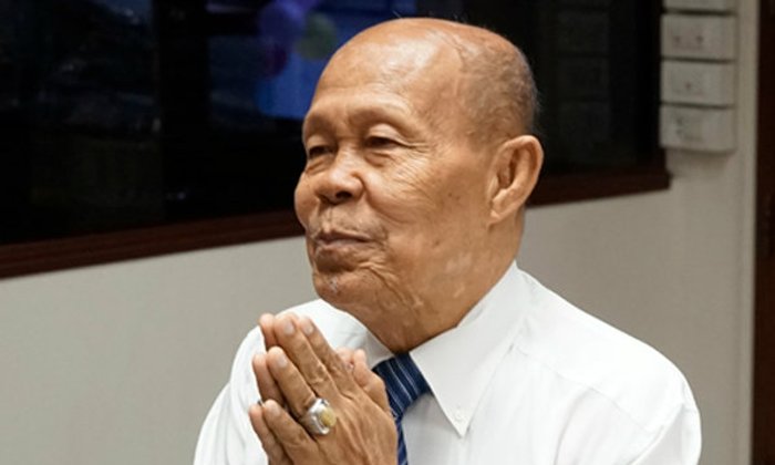 ครูเพลงลูกทุ่งชื่อดัง ‘มนต์ เมืองเหนือ’ หลอดเลือดใหญ่รั่ว เสียชีวิตกะทันหัน