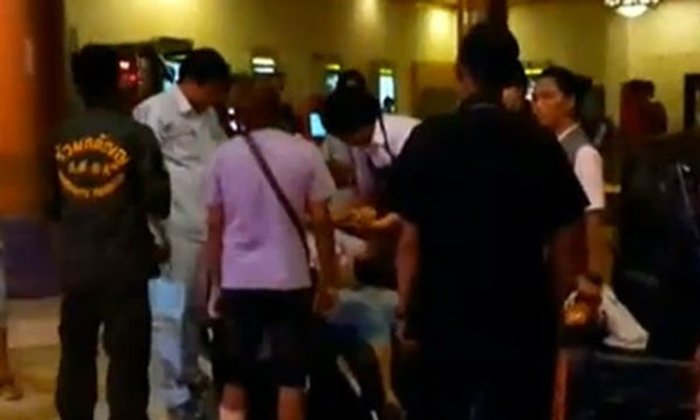 อุทาหรณ์ เส้นผมพันเก้าอี้นวด ดึงหนังศีรษะสาวลุกไม่ขึ้น