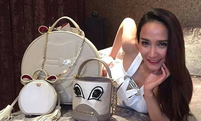 เกิดมาเพื่อเป็นซุปตาร์ใบแจ้งเกิดเผย อั้ม พัชราภา เดิมชื่อ ไข่มุก