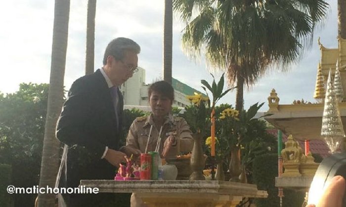 ทำงานวันแรก! "สมคิด"เข้าทำเนียบแต่เช้า ปัดให้สัมภาษณ์ บอก รอถกนายกฯก่อน