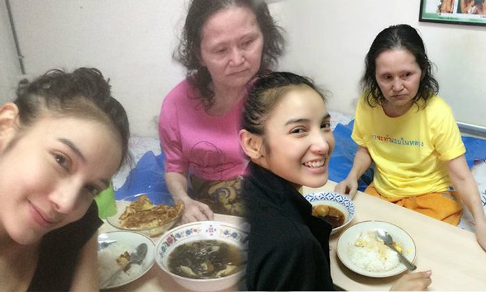 ภาพซึ้ง! แพท ณปภา ลูกกตัญญู ป้อนข้าวแม่