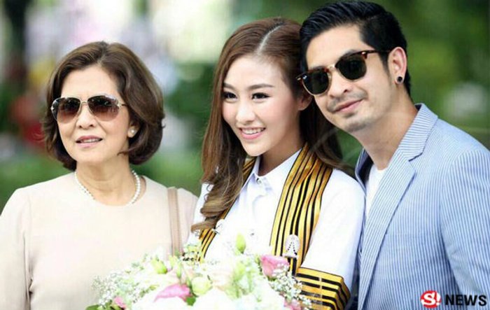 แม่จิ๋มไฟเขียว เจ็ท แพตตี้ รักต่างวัยผ่านฉลุย