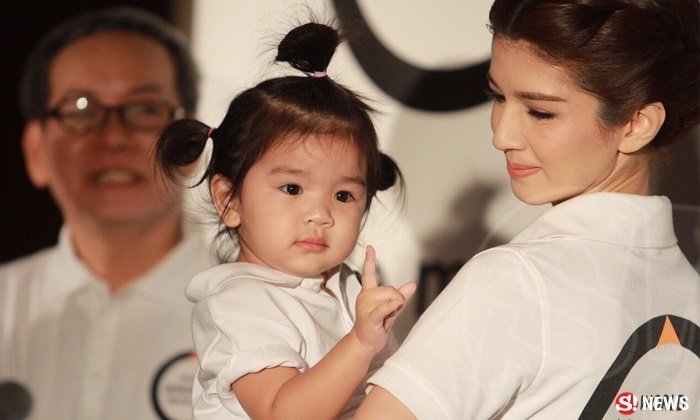 น้องมะลิ สดใสออกงานแทนพ่อปอ น่ารักบอกสู้ๆ ตลอด