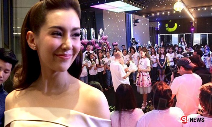 เบลล่า น้ำตาแตก พ่อแม่ร่วมมือแฟนคลับเซอร์ไพรส์วันเกิด