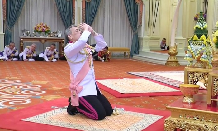 ประมวลภาพ กราบบังคมทูลอัญเชิญขึ้นทรงราชย์ รัชกาลที่ 10