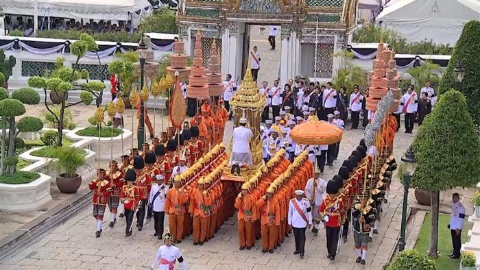 ริ้วขบวนอัญเชิญพระโกศพระบรมอัฐิไปยังพระที่นั่งจักรีมหาปราสาท