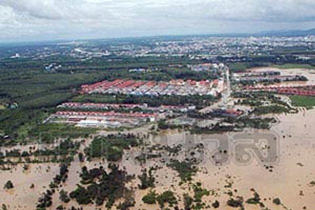 กทม.เปิดศูนย์ช่วยเหลือน้ำท่วมใต้