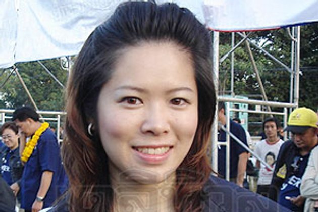 ส่งสำนวนฟ้อง น้องยิ้ม หมิ่นศาล