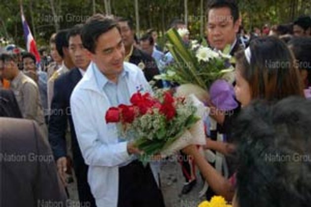อภิสิทธิ์ ไม่ท้อใจ-ถอดใจ แม้โดนมรสุมการเมือง
