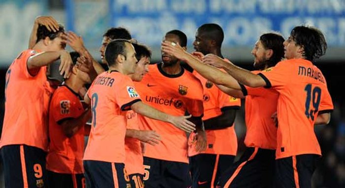 ผลบอล บาร์ซ่าบุกยิงลาคอฯ3-1ชุดขาวแซง4-2