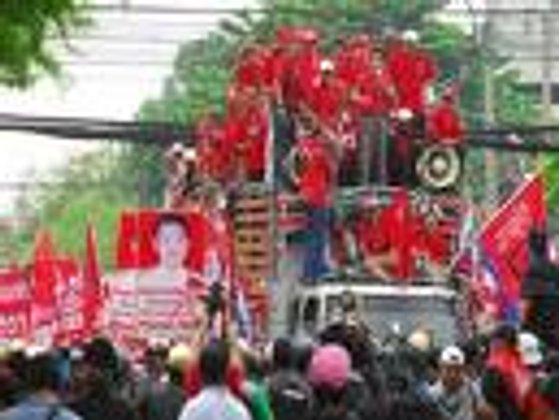 กห.หวังคนไทยสามัคคีสร้างสงบถวายในหลวง