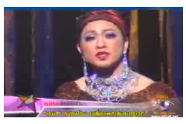 เจมส์ แปลงโฉมเปลี่ยนเพศเล่นละครเวที