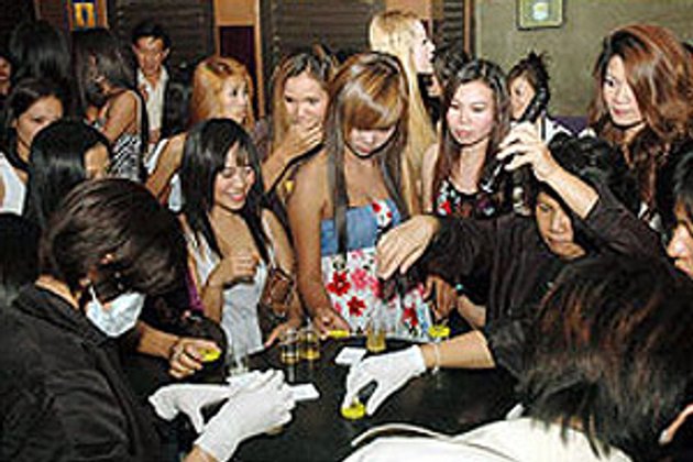 ตรวจผับเถื่อนเจอฉี่ม่วง4ราย