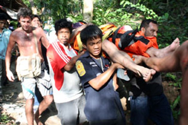 ฝรั่งซ่าร่วงเหวหวิดม้วย