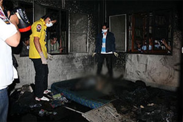 หนุ่มเครียดเมา-จุดไฟเผาตัว