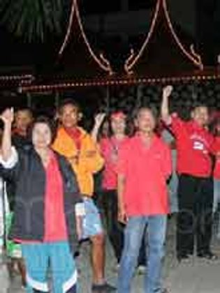 สุเทพ ฮึ่มเอาผิดปาไข่ ลั่น! 6เดือนไม่มียุบสภา